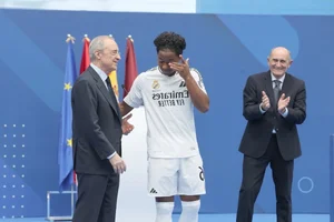 Emotional Debut: Brazil’s Wonderkid Endrick Breaks Into Tears at Real Madrid Unveiling - image 0