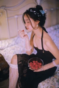 YiTuYu Art Language Vol.9806: Featuring Model Yue in 18P Gallery - image 13