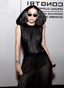 Supermodel Thanh Hang and Her Conductor Husband Make Elegant Fashion Show Appearance - image 10