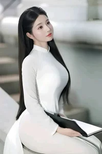 The Timeless Elegance of the Vietnamese White Ao Dai - image 5