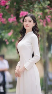 The Timeless Elegance of the Vietnamese White Ao Dai - image 4