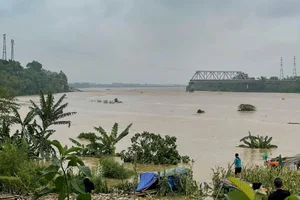 Severe Flooding and Landslides Isolate Northern Mountainous Provinces - image 5