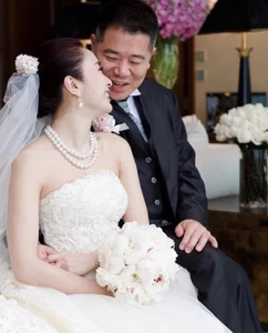 Inside the Blissful Marriage of a Beautiful Star and Her Older Tycoon Husband - image 2