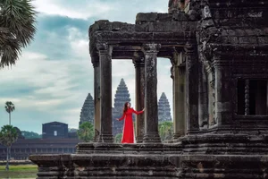 Ao Dai 100: Taking the Elegance of Vietnam's Traditional Dress to 100 Global Landmarks - image 3