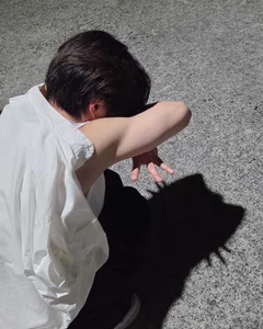 Trending Now: The 'Cat Shadow' Photo Challenge Taking Over Social Media - image 7