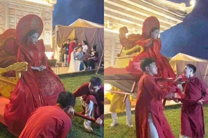 TikToker Pham Thoai Falls from Palanquin During Dramatic Fashion Entrance - image 2