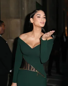 Miss Universe 2015 Pia Wurtzbach and Ariadna Gutierrez Reunite - image 1