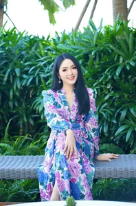 Angela Phuong Trinh Stuns Fans with Her Impressive Fitness Transformation and Muscular Physique - image 3
