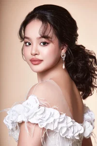 Thuy Hanh’s Teenage Daughters: The Next Generation of Style - image 1