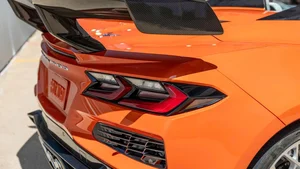 The Chevrolet ZR1X 2026: A Hypercar Challenger Under 5 Billion VND - image 4