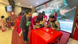 Celebrating Tet Worldwide: How Vietnamese Embassies Bring the Spirit of Lunar New Year to the Globe - image 5