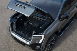 GMC Sierra Denali Extended Range: The New Electric Truck Powerhouse - image 6