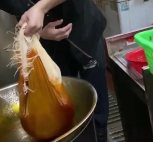 Shocking Food Safety Scandal: Restaurant Caught Using Recycled 'Saliva Oil' - image 4