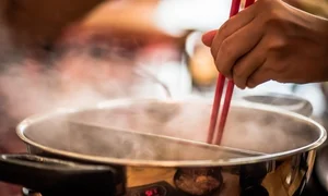 Shocking Food Safety Scandal: Restaurant Caught Using Recycled 'Saliva Oil' - image 2