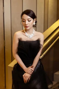 Phuong Trinh Jolie’s Stunning Post-Pregnancy Transformation: Fitness Secrets of a Mother of Three - image 2