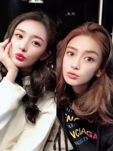 Zhao Liying and Her Hilarious Celebrity Friendships: From Quirky Co-Stars to Yang Mi Comparisons - image 4