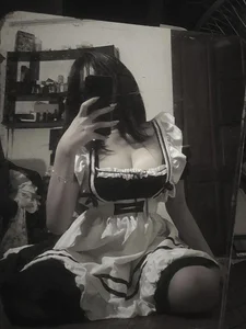 Exploring the Aesthetic Appeal of Modern Maid Cosplay and Fashion - image 4