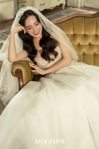 Hong Diem's Stunning Style & Dan Truong's Candid Parenting Advice - image 3
