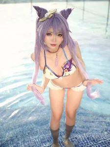 Cosplay Spotlight: ZinieQ's Stunning Keqing Bikini Transformation - image 2