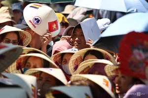 Crowds Gather to Worship the Heart Relic of Bodhisattva Thich Quang Duc - image 5
