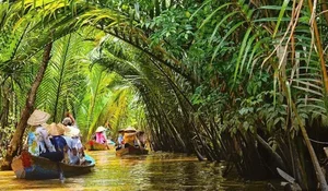 Mekong Delta Travel Guide: Choosing the Best Floating Season Tour - image 3