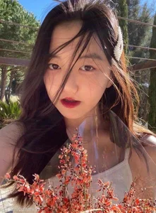 Li Yan: The Confident and Talented 18-Year-Old Daughter of Faye Wong - image 4