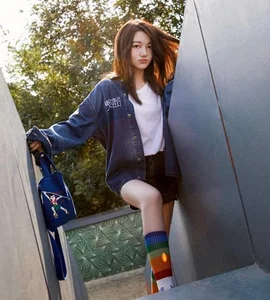 Li Yan: The Confident and Talented 18-Year-Old Daughter of Faye Wong - image 0