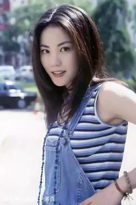 Li Yan: The Confident and Talented 18-Year-Old Daughter of Faye Wong - image 11