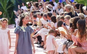 Li Yan: The Confident and Talented 18-Year-Old Daughter of Faye Wong - image 10