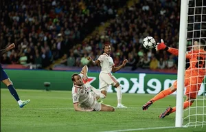 Rafinha Shines with Hat-Trick as Barcelona Dominates Bayern Munich - image 3