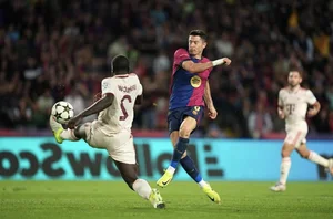 Rafinha Shines with Hat-Trick as Barcelona Dominates Bayern Munich - image 7