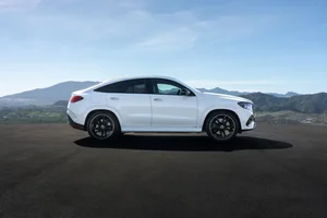 2027 Mercedes-Benz GLE Unveiled: AMG 53 Hybrid with 577 HP - image 15