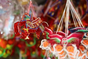 The Struggles and Passion of Artisans in Saigon's Largest Lantern Village - image 3