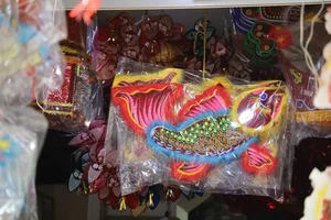 The Struggles and Passion of Artisans in Saigon's Largest Lantern Village - image 10
