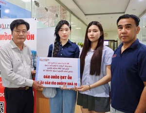 Actor Quyen Linh Wakes at 4 AM for Heartwarming Daughter Surprise - image 3