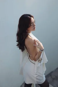 Phạm Quỳnh Anh Tỏa Sáng Với Phong Cách Gợi Cảm - image 7