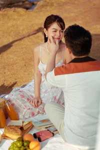 Phạm Quỳnh Anh Tỏa Sáng Với Phong Cách Gợi Cảm - image 4