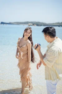 Phạm Quỳnh Anh Tỏa Sáng Với Phong Cách Gợi Cảm - image 3