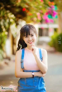 The Radiant Charm of Hue Chau: Exploring the Captivating Style of a Social Media Sensation - image 7