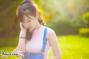 The Radiant Charm of Hue Chau: Exploring the Captivating Style of a Social Media Sensation - image 12