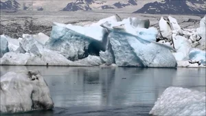 Exploring the Magical Diamond Beach of Iceland - image 7