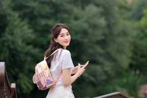 Miss Vietnam Dang Thu Thao Explores the Elegant Streets of Shanghai - image 5