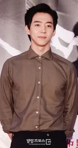 Actor Returns After 5-Year Hiatus Following Scandal, Reveals Secret Family - image 1