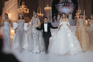 Bao Ngoc: Exploring the Bold Fashion Choices of the Tallest Miss in Vietnamese History - image 3