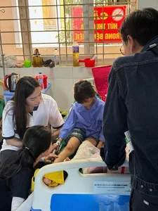 Miss International Thanh Thuy Provides Essential Relief and Support to Nu Village Residents Following Natural Disaster - image 9