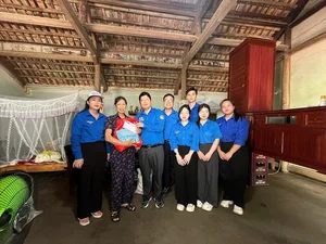 Miss International Thanh Thuy Provides Essential Relief and Support to Nu Village Residents Following Natural Disaster - image 2