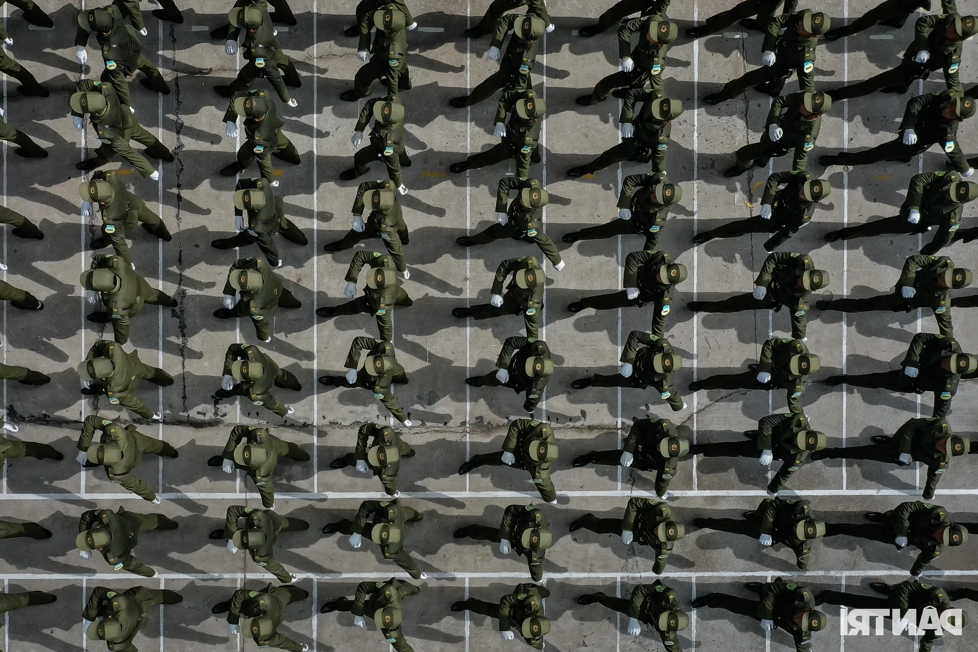 Cavalry Unit Performs First Joint Parade Training for April 30th in Ho Chi Minh City