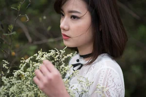 Graceful Vietnamese Women: Celebrating Elegant Fashion and Natural Charm Pack 12 - image 27