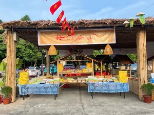 Exploring Historic Culinary Craft Villages in Ninh Binh Province - image 2