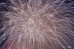 Spectacular Fireworks Display: China's Dazzling Show on the Han River - image 2
